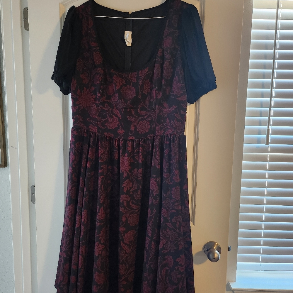 Elegant Black and Purple Floral Midi Dress